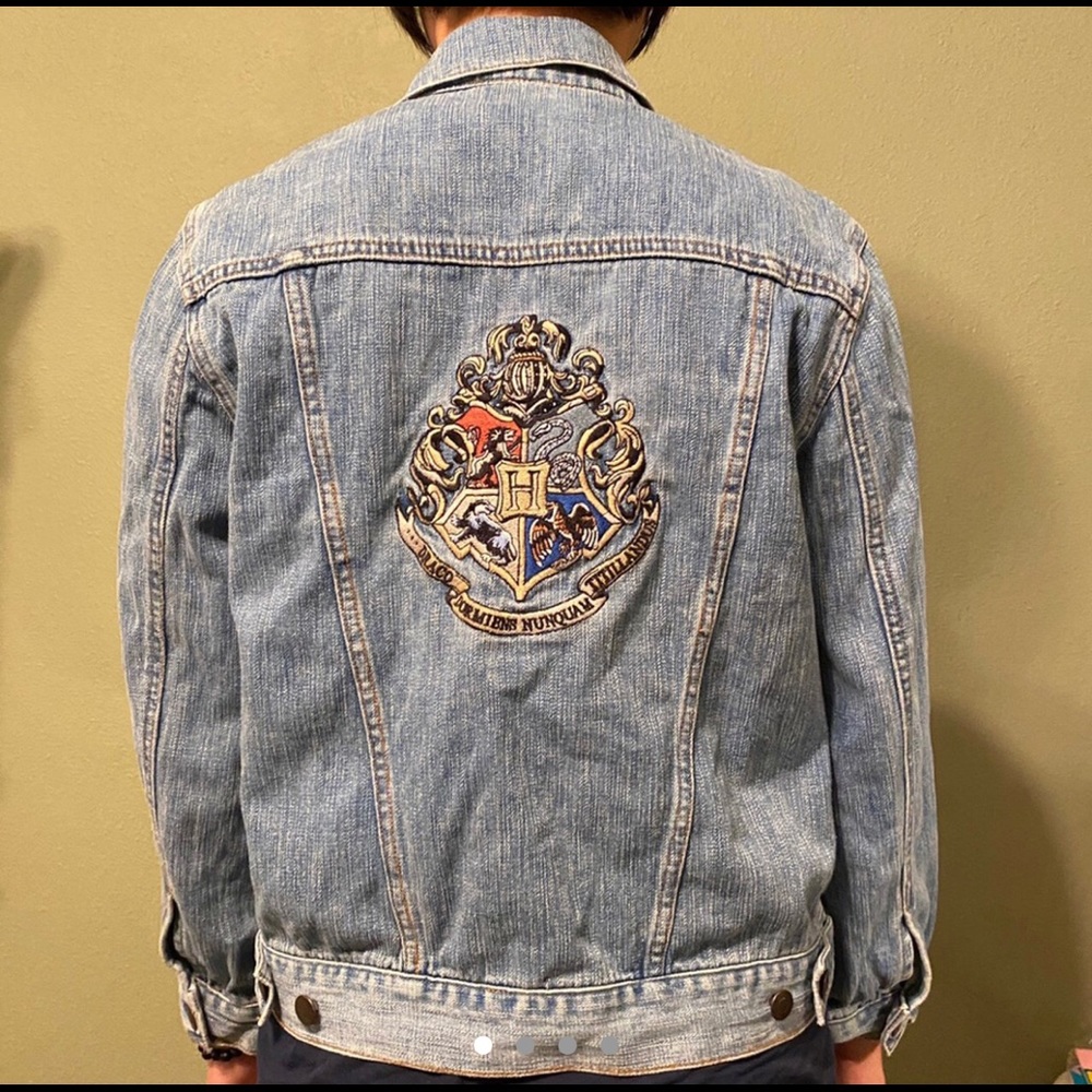 VINTAGE EMBROIDERED HARRY POTTER DENIM JACKET